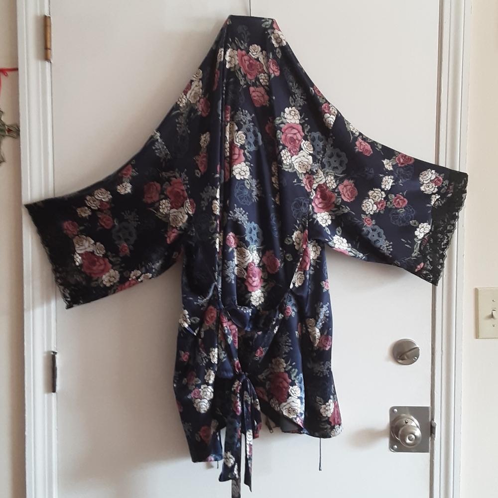 Ladies Outlander Robe by Torrid